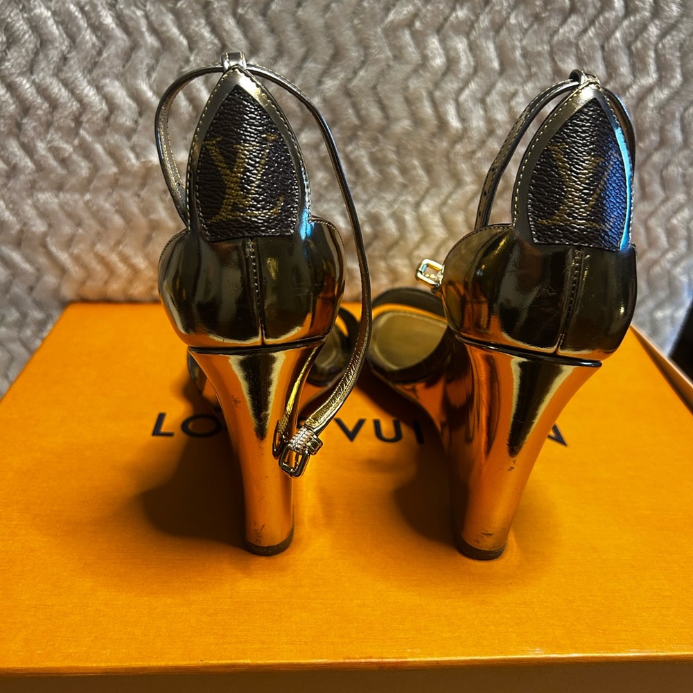 Louis Vuitton Sunshine Wedge - Picture 4 of 5